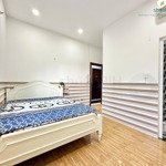 Cho thuê studio 25m2 có máy lạnh, sân vườn cực rộng, không chung chủ cách đình phong phú 400m