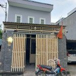 Cho thuê nhà mặt tiền nguyên căn p phú hữu giáp q2 giá 6tr 2pn đậu đc oto lh thuỷ 0902966926