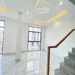 Bán nhà phố 108m2 hoàn thiện chỉ 16,9 tỷ tại vinhomes grand park