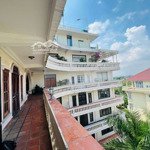 Villa an phú đông dt 200m2. ban công rộng 50m2.