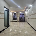 Cho thuê penthouse 58m2 2phòng , ban công riêng 15m2 thoáng hướng đông