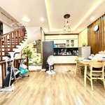 Hiếm! bán nhà đường hoàng quốc việt, pl, ô tô tránh, 2 thoáng trước sau, ngõ thông, kd, 80m2*4t