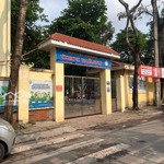 Nhà mỗ lao. sát trường tiểu học trần phú