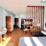 Cho thuê phòng đẹp , ban công rộng 40m2 , full nội thất , giá từ 6.5 -7tr .lh 0946867694