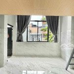 Duplex cửa sổ ban công mới xây