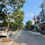 Nhà mặt tiền view công viên bùi huy bích