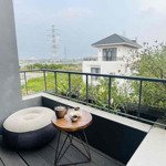 Bán nhà 3tầng 2mt view sông có hồ bơi cực đẹp-dt 75m-cách sông 50m