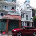 Nhà đẹp trung tâm q11 dt 80m2