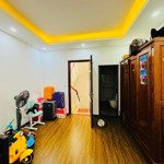 Chiính chủ cần bán gấp nhà phố giang văn minh 31 m 5 tâng nội thất đẹp