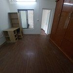 Cho thuê căn hộ tầng 2 tt nghĩa tân, 95m2, 2 ngủ. 10.5 triệu