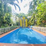 Cho thuê villa hồ bơi tại thảo điền 400m2 - có sân vườn