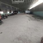 Cho thuê kho 1500m2, đường lã xuân oai, thủ đức