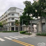 Cho thuê 3 căn thông nhau shophouse thương mại khu sala sarimi đại quang minh dt 2100m2/giá 360tr