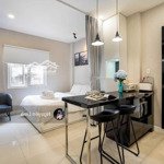 Cho thuê căn hộ dạng studio cửa sổ diện tích 35m2 , full nội thất tone đen hiện đại , trung tâm q.1