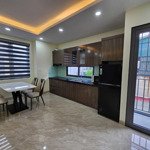 Cho thuê chdv 50m2 khu nghi tàm, tây hồ