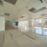 Cần cho thuê sàn văn phòng 350m2 tạimặt tiềnnguyễn hữu cảnh sàn hoàn thiện & đã fitout sẵn - 0906970252