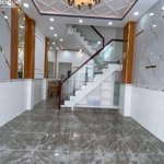 ️ nhà đẹp lạ ca sỹ ở, xe hơi đậu hẻm, 3 tầng, 40 m2, sát nam long