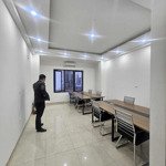 Chủ cần cho thuê văn phòng 30m2 thoáng, rẻ tại mặt phố quan hoa - cầu giấy