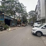 Chính chủ gửi bán 300m2, đất mặt ngõ 279 đội cấn, phố mới đại yên đang trong quá trình mở rộng đẹp