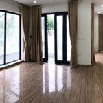 Cc cho thuê shophouse 300m2 tiện kinh doanh, làm vp cty, đường thênh thang, an ninh tốt