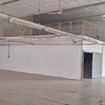 Cho thuê kho xưởng dương công khi hóc môn, tdt: 10.000m2, xd: 6.600m2, pccc tự động và vách tường