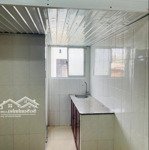 Chính chủ cho thuê 28m2, có gác xép, có kệ bếp sạch sẽ rộng rãi gần đại học công nghiệp, đh mở