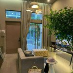 Cho thuê nhà phố khu resort cao cấp bình dương full nội thất xịn