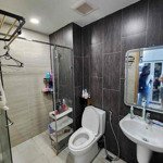 Căn hộ 82m2 . 3 phòng ngủ, 2 tolet, full nội thất