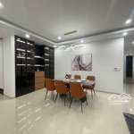 Bql: cho thuê căn hộ 198m2, 4 ngủ đủ đồ tại sky park tôn thất thuyết giá 35 triệu. 0917.748.822