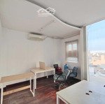 Cho thuê văn phòng 20m2 đẹp view kính cực thoáng có bàn ghế ở yên thế, p2, tân bình, gần sân bay