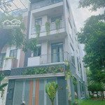 Nhà đẹp khu compound jamona 7,5x17 giá 35 triệu