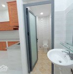 Cho thuê nhà 80m2 3lau 4pn sân dậu ôtô đối diện vạn phúc