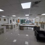Cho thuê văn phòng tại tòa nhà buildin tại phố dịch vọng hậu,diện tích130m2 giá thuê 250k/m2 bàn giao ng