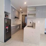 Cần bán khu midtown đầy đủ nội thất 81m2, 2 phòng ngủ, có ô xe giá bán 6.5 tỷ lầu cao