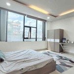 Cho thuê chdv siêu tiện nghi - ngay cầu nguyễn văn cừ,thang máy - 28m2