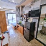 Studio ban công,cửa sổ_full nội thất thang máy_ngay ngã 6 cộng hoà