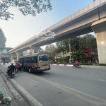 Bán nhà mặt phố quang trung , kinh doanh sầm uất ngày đêm, vỉa hè đá bóng,