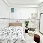 Studio cửa sổ đầy đủ nội thất nằm trên khu phố ẩm thực vạn kiếp bình thạnh