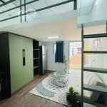 Cho thuê căn hộ duplex, thang máy có bancony sát đường d2 bình thạnh