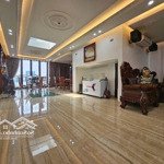 Bán căn hộ dv view sát mặt hồ tây, 120m2, mt 9m mênh mông, 8 tầng thang máy, 20 phòng đẳng cấp