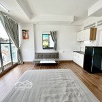 Studio tách bếp cửa sổ lớn full nội thất nguyễn xí - phạm văn đồng