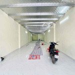 Mình có nhà mặt đường, 120m2 ngang 5m, giá 8,5tr, ai quan tâm ib mình