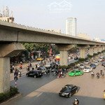 Nhà mặt phố cho thuê nguyễn trãi kinh doanh sầm uất, gần royal city , phù hợp kinh doah nhiều mảng