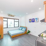 Phòng studio full đồ gần mặt đường đào tấn, có cửa sổ thoáng, sẵn tivi tủ lạnh bếp từ