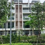 Nhà phố 1 trệt 2 lầu 1 sân thượng, khu compound khép kín của cđt nước ngoài gamuda land ( malaysia)