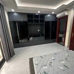 Bán ks view hồ 3 mặt tiền, 80m2, 7 tầng, 2 thang máy, oto đỗ vòng quanh, 25 phòng, yên sở hx gamuda