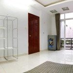 Phòng ban công thoáng mát 20m2, trang bị full nội thất