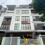 Cho thuê lk nguyễn văn huyên - cầu giấy, 120m2 đất, xd:80m2 x 6t, mt:7m, thông sàn, thang máy,...