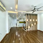 Chính chủ gửi bán nhà 50m2*6t dịch vạn phúc nằm sát him lam tố hữu phân lô vỉa hè kd ô tô tránh