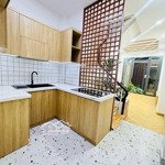 Rất hiếm ! bán nhà lê văn sỹ, quận 3, hẻm xe hơi, 40m2, 3 phòng ngủ full nội thất, chỉ 6.4 tỷ